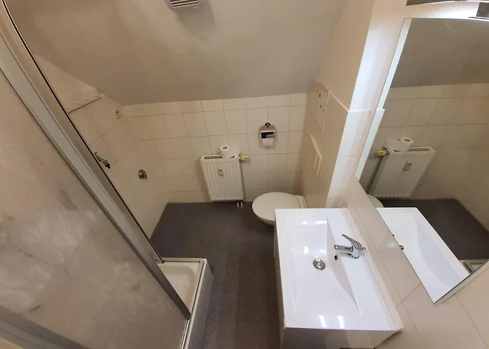 2 Neben Der Burg * Krollwitz